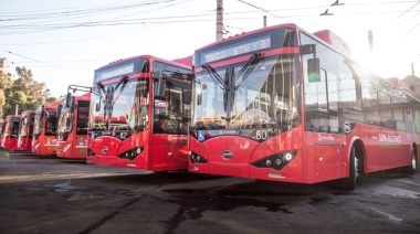 Movilidad sustentable: Andesmar incorpora a su flota ómnibus a GNC y autos y motos eléctricas