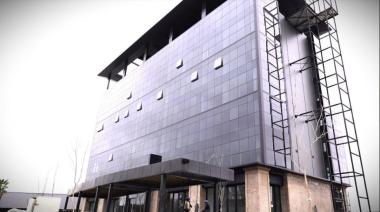 Oficinas corporativas premium y paseo comercial: avanza el Edificio Alvear en Vistapueblo Ciudad
