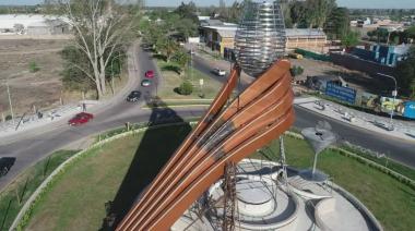 Megaescultura: San Rafael construye el monumento al vino más imponente de la provincia