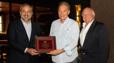 Antigal Winery, de la familia Cartoni, suma a uno de los enólogos más importantes del mundo