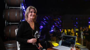 Claudia Yanzón, creadora del Bus Vitivinícola: "Mendoza es sinónimo de vino y debemos continuar impulsando al turismo"