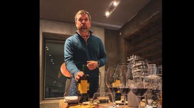 "La Catedral del vino": Crux Cocina redobla la apuesta con nueva sala de arte y menú renovado