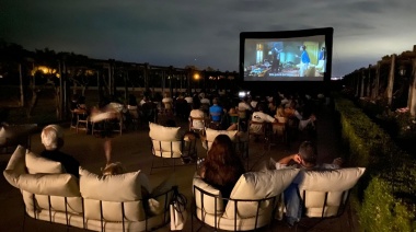 26 funciones durante tres meses: arrancó en Mendoza el ciclo de cine al aire libre en bodegas