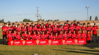 Ganaron todos: más de 180 chicos se sintieron campeones con la clínica de entrenamiento del Real Sporting de Gijón en Mendoza