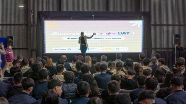Maker Day: más de mil estudiantes colmaron la Nave Cultural para escuchar consejos sobre creatividad, innovación y empleo