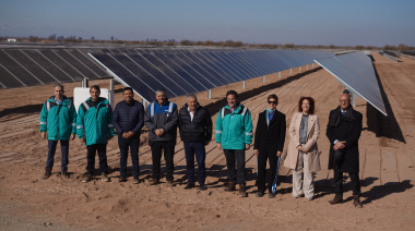 "Será el mayor parque fotovoltaico de la Argentina”: el presidente de YPF visitó El Quemado en Mendoza