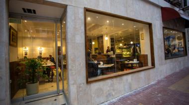 Un clásico de Mendoza: reinauguró uno de los cafés con más historia de la Ciudad fundado en 1942