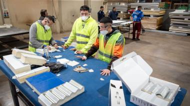 Paneles aislantes y formación laboral: así funciona la planta de Grupo LTN en el complejo penitenciario de Cacheuta