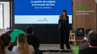 Oxígeno en el vino: más de 50 enólogos se capacitaron con expertos de Vinventions y Durox