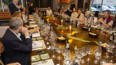 Francia, Italia y Argentina en la mesa: una velada exclusiva con vinos, historia y la huella de un enólogo legendario