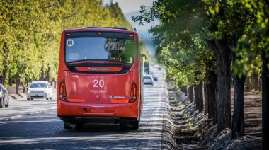 Transporte público sustentable: Mendoza junto a la empresa Scania desarrollan la primera flota de buses a GNC