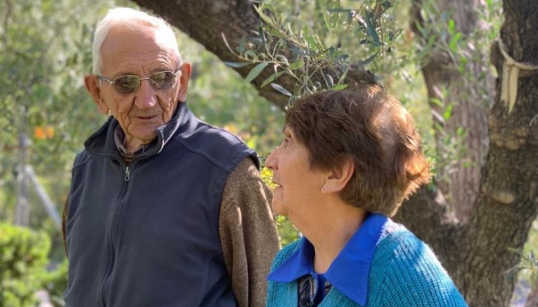 Que la edad no sea un obstáculo: Gabriela (78) y Anselmo (88) producen aceite de oliva y vinos en San Martín