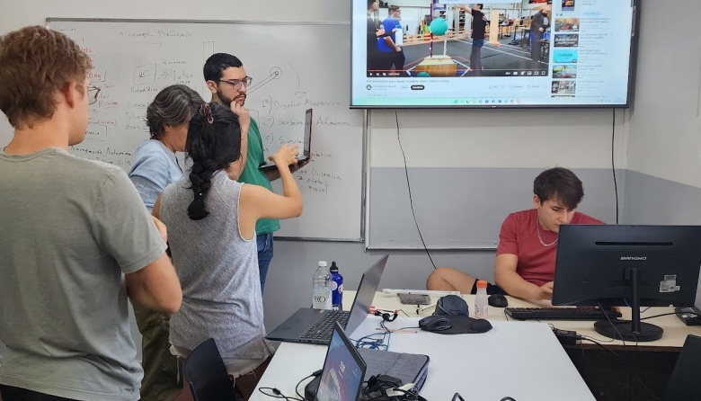 Mundial de Robótica: 25 jóvenes de Mendoza se preparan para competir en Brasil