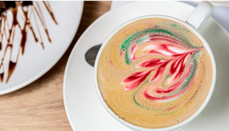 Primera franquicia: Watson llega al Bombal con sus cafés de colores y estilo propio