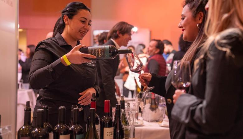 Más de 130 bodegas, gastronomía y música, en la feria de vinos del ...