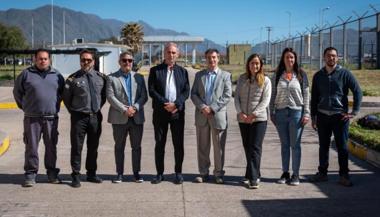 Paneles aislantes y formación laboral: así funciona la planta de Grupo LTN en el complejo penitenciario de Cacheuta