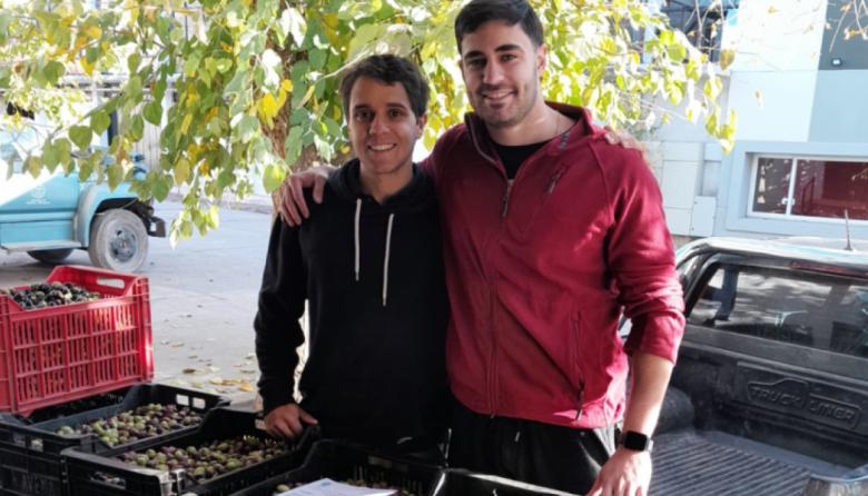 "Pasante": la marca de aceite de oliva creada por dos estudiantes entre clases, prácticas y sueños