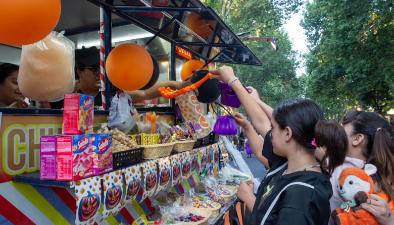 Más de 10 mil personas y $200 M en ventas: Halloween en la Arístides marcó un récord comercial y cultural