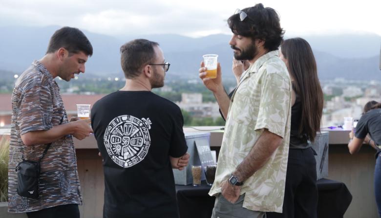 Mendoza despide el año con el Sunset Emprendedor: networking, música y logros compartidos