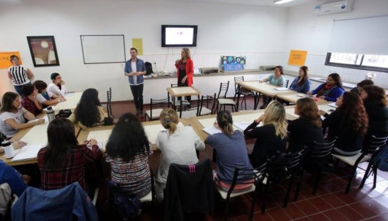 La DGE aprobó una nueva carrera: Tecnicatura Superior en Diseño de Indumentaria y textil