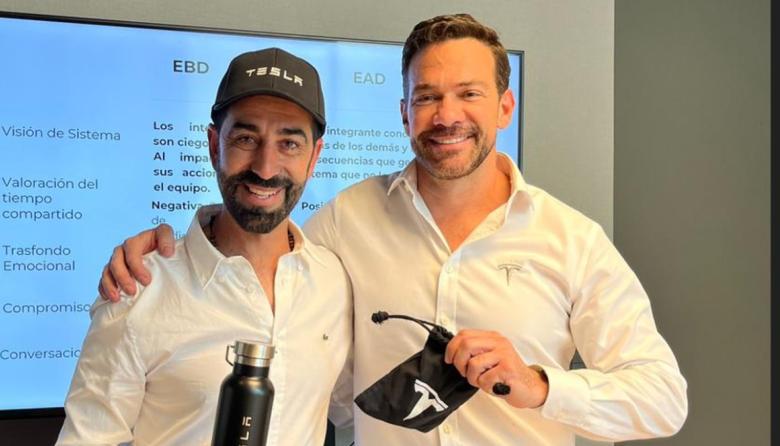 Sebastián García Burgos, el coach que impulsa a compañías líderes y trabaja con Tesla en Chile