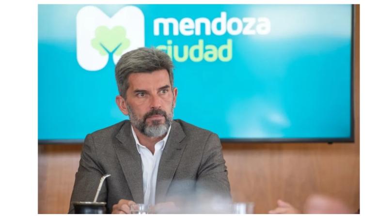 El intendente que pisa el freno: Ulpiano Suarez congela contrataciones y recorta gastos en la Ciudad