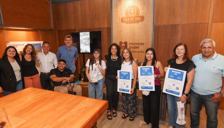 Más de 500 vecinos recibieron premios por apostar por los comercios de la Ciudad