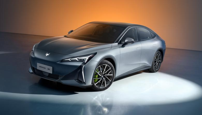 Arcfox, la marca premium de BAIC, desembarca en Mendoza con cuatro autos eléctricos