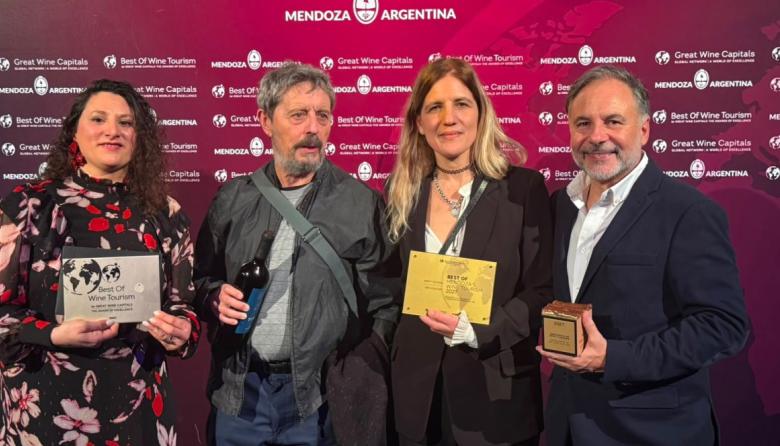 Bodegas y literatura: Autores por los Caminos del Vino se consagró con el Oro en enoturismo cultural