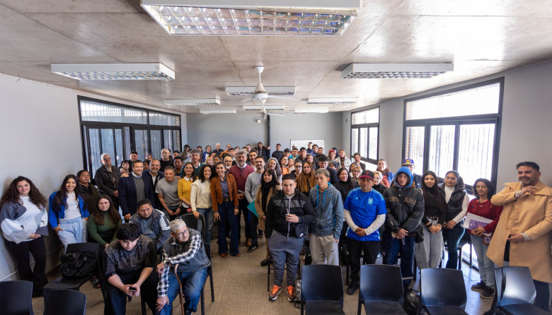 Del aula al empleo: Ciudad lanza curso de electricidad domiciliaria para fortalecer la inserción laboral