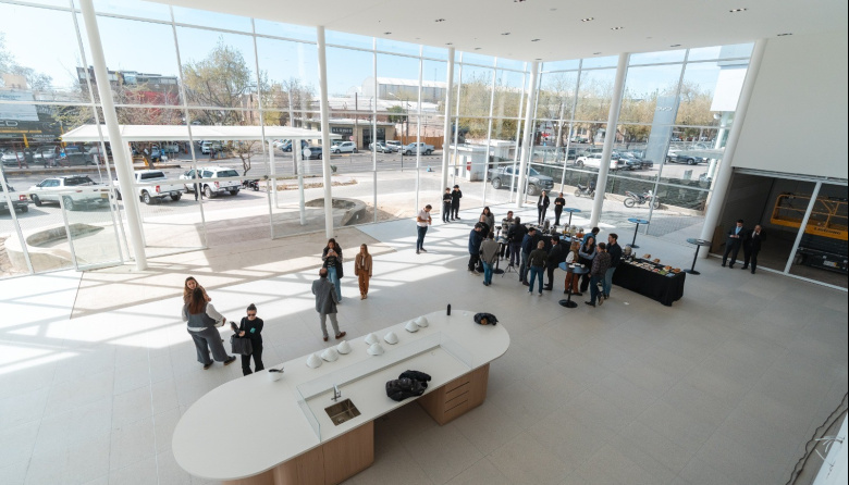 Una nueva experiencia llega a Mendoza: Grupo Lorenzo inaugura el primer concesionario Ford Signature 2.0 del país