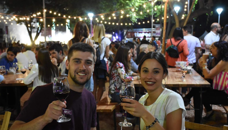 La calle Juan B. Justo se prepara para celebrar el Día del Estudiante
