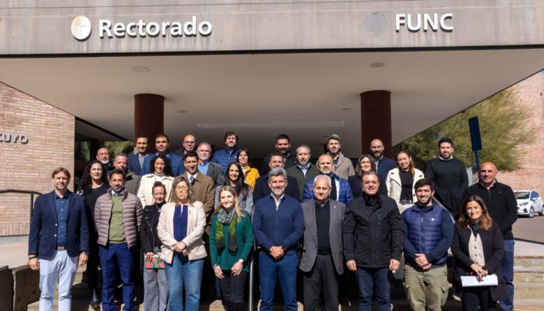 Ciudad y la UNCuyo consolidan agenda común: urbanización, investigación y desarrollo comunitario
