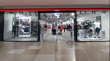 Puma inauguró en el shopping su tienda más grande de Mendoza