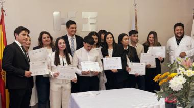 Mendoza suma profesionales de excelencia: emotiva ceremonia de colación en el Hospital Español