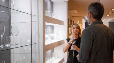 La cristalería que viste al vino mendocino: 150 mil copas al año y presencia en los grandes eventos