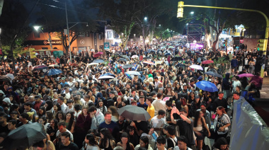 Una Arístides colmada vibró al ritmo de los beats y acordes de Conociendo Rusia y Ezequiel Arias