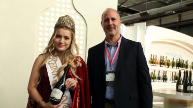 Verallia presentó “Sparkling Azul”, el nuevo envase en homenaje a la Reina de la Vendimia 2026