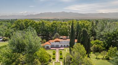 En la cuna del Malbec: una casona neocolonial de 1940 se llevó el máximo galardón en turismo del vino