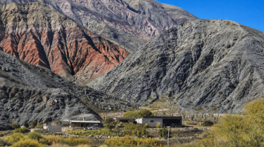 El modelo mendocino que se expande: Bus Vitivinícola desembarca en las Rutas del Vino de Jujuy