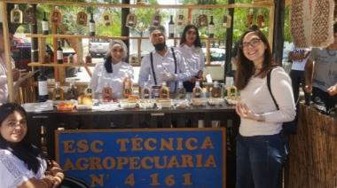 De la receta familiar al aula: estudiantes de Lavalle transforman tradición en licores artesanales