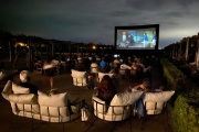 26 funciones durante tres meses: arrancó en Mendoza el ciclo de cine al aire libre en bodegas