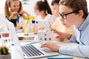 Educación STEAM en Mendoza: Cerebro Curioso ofrece becas 100% para niñas y niños