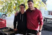 "Pasante": la marca de aceite de oliva creada por dos estudiantes entre clases, prácticas y sueños