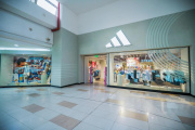 Otra "Big brand" que vuelve a Mendoza: Adidas estrena un nuevo formato de local en el shopping