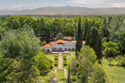 Casa Drummond: la joya arquitectónica de Luján que ganó el máximo premio mundial al enoturismo