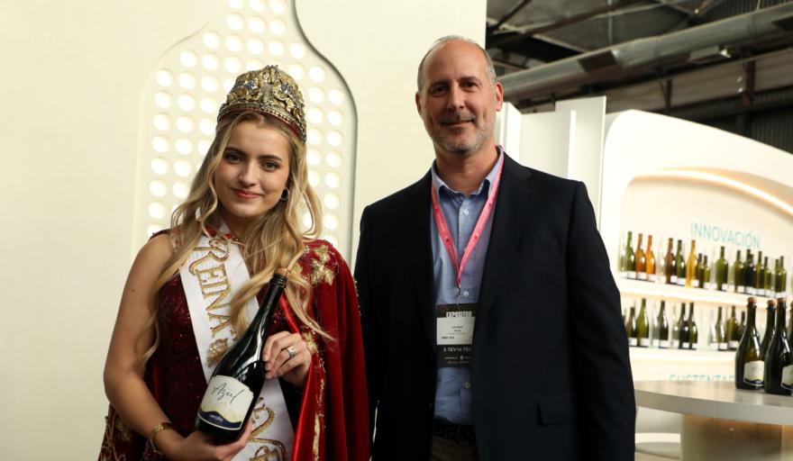 Verallia presentó “Sparkling Azul”, el nuevo envase en homenaje a la Reina de la Vendimia 2026